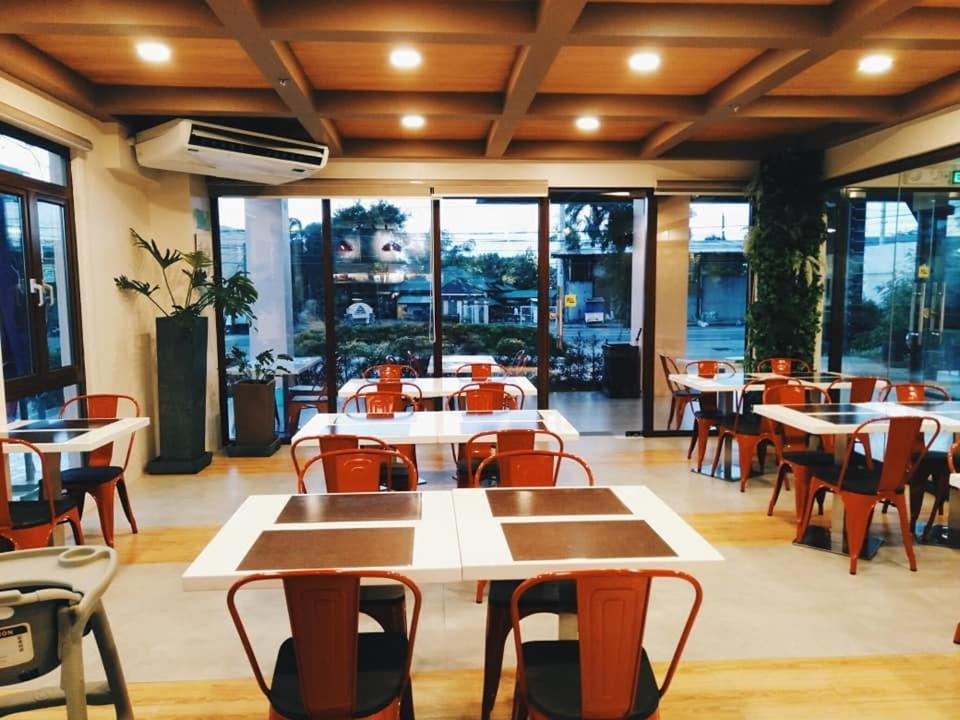 Hotel Rosita Lucena Buitenkant foto